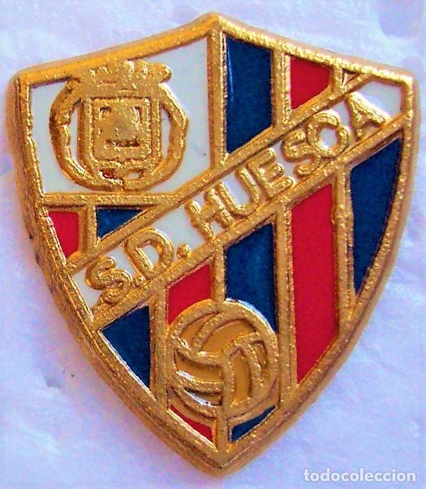 Coleccionismo deportivo: Insignia pin S. D. Huesca - Foto 1
