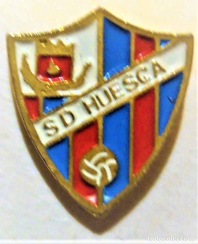 Coleccionismo deportivo: Insignia pin S. D. Huesca - Foto 1