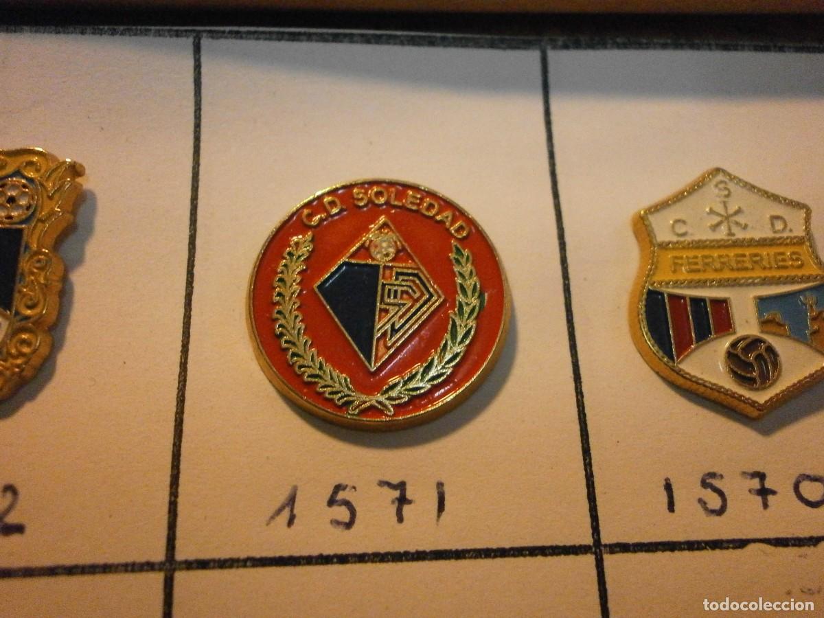 Sammelleidenschaft Sport: pin equipo de futbol soledad 1571