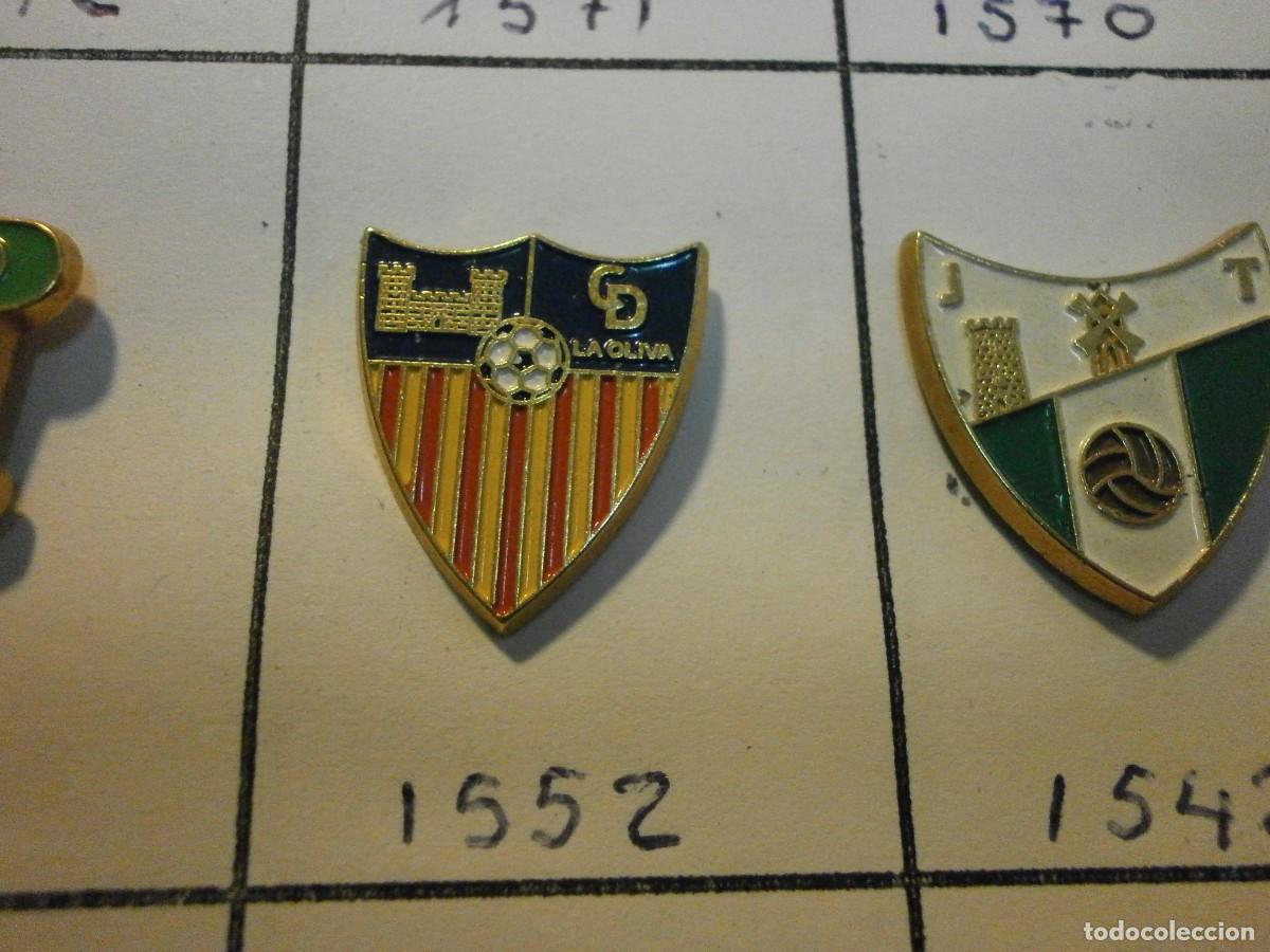 Sammelleidenschaft Sport: pin equipo de futbol la oliva 1552