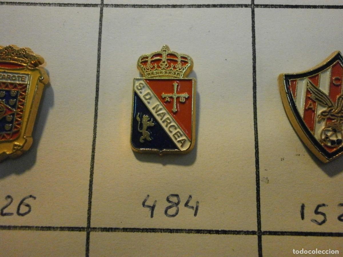 Sammelleidenschaft Sport: pin equipo de futbol narcea 484