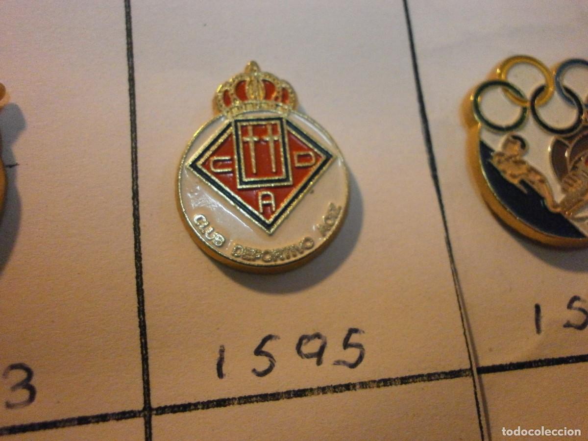 Collectionnisme sportif: pin equipo de futbol aoiz 1595