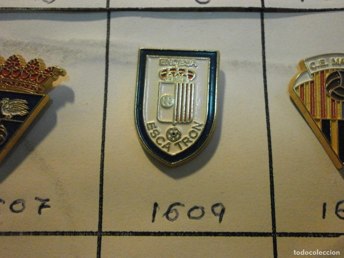 Collectionnisme sportif: pin equipo de futbol endesa escatron 1609