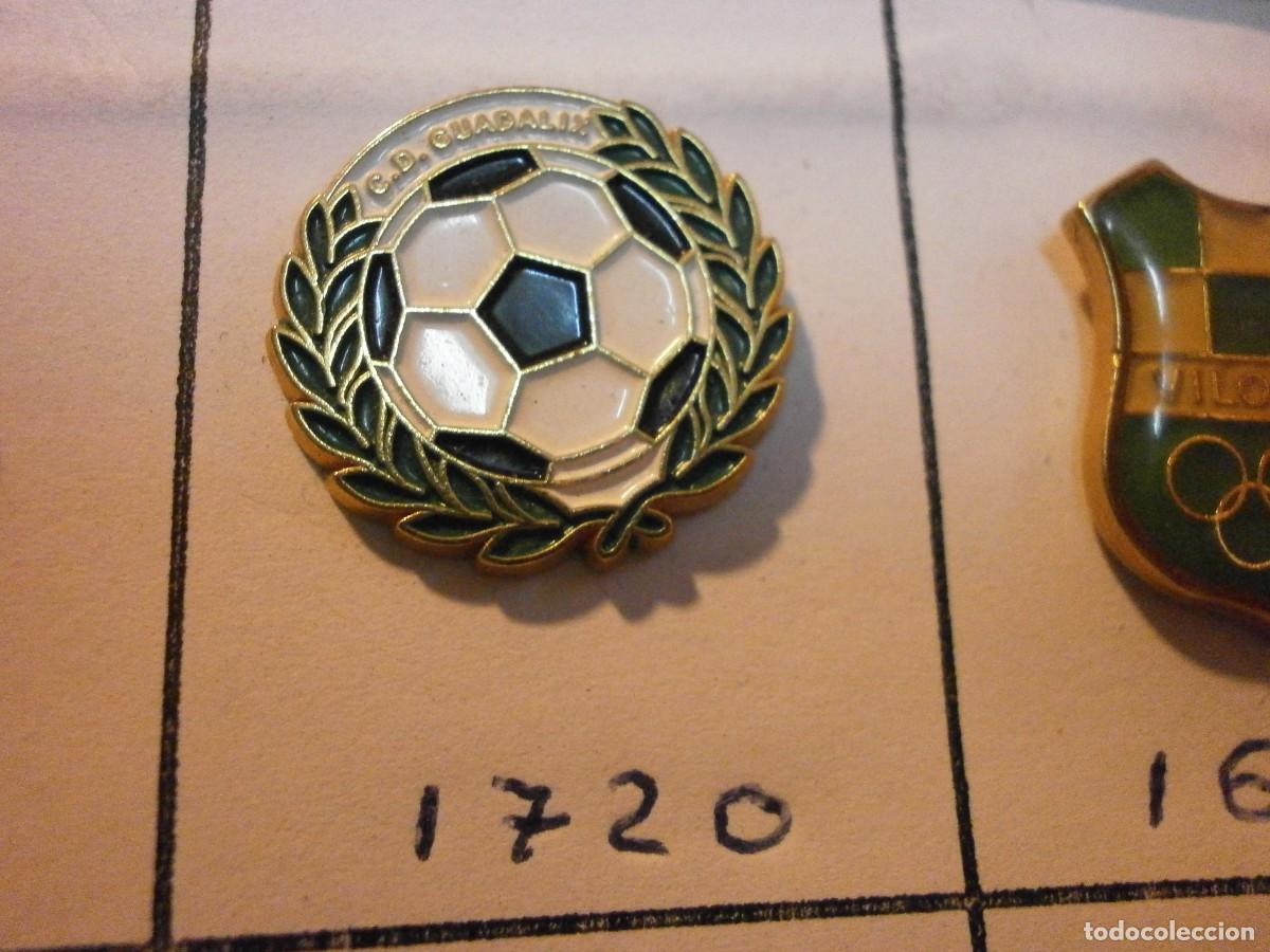 Sammelleidenschaft Sport: pin equipo de futbol guadalix 1720