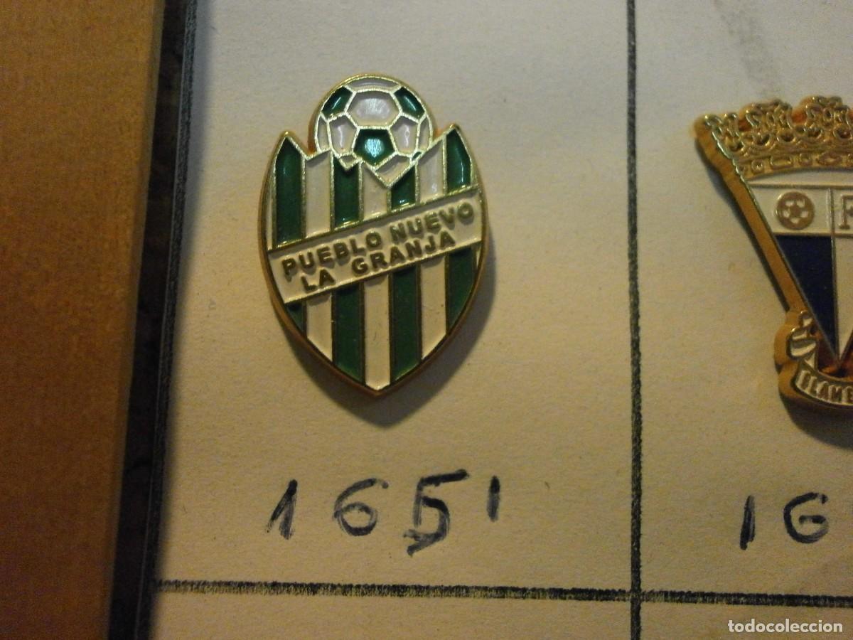 Sammelleidenschaft Sport: pin equipo de futbol pueblo nuevo la granja 1651