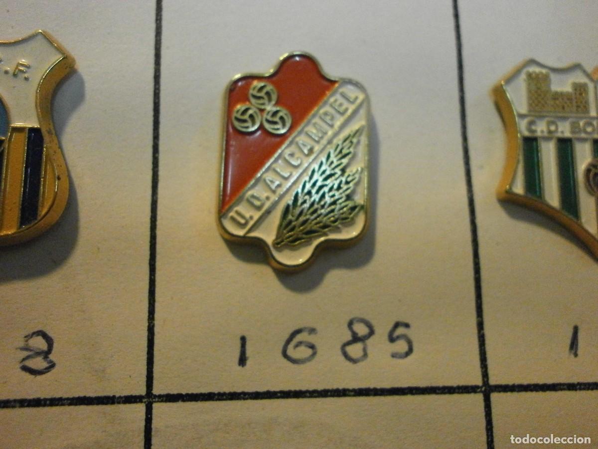 Sammelleidenschaft Sport: pin equipo de futbol alcampel 1685