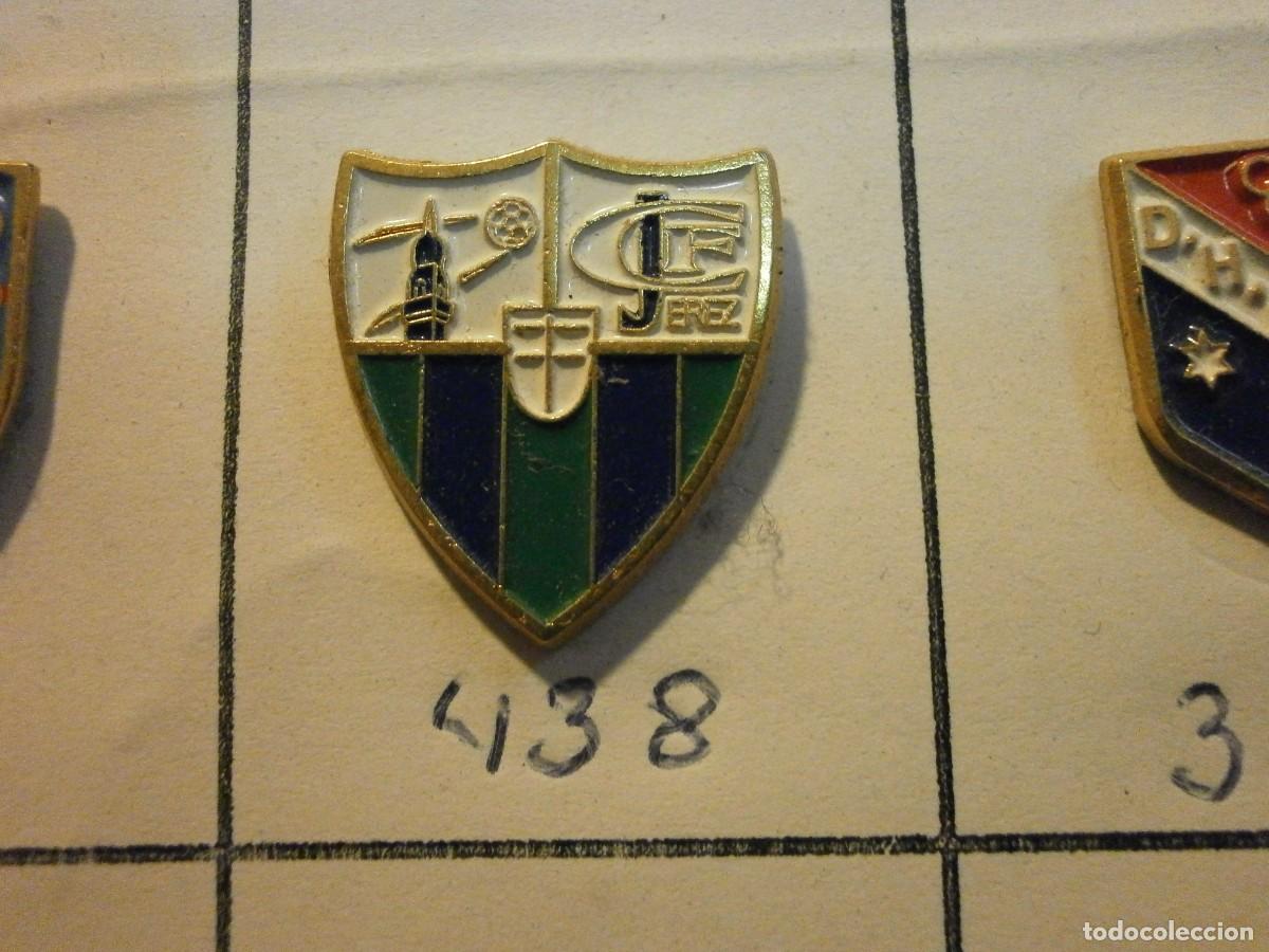 Coleccionismo deportivo: pin equipo de futbol jerez 438
