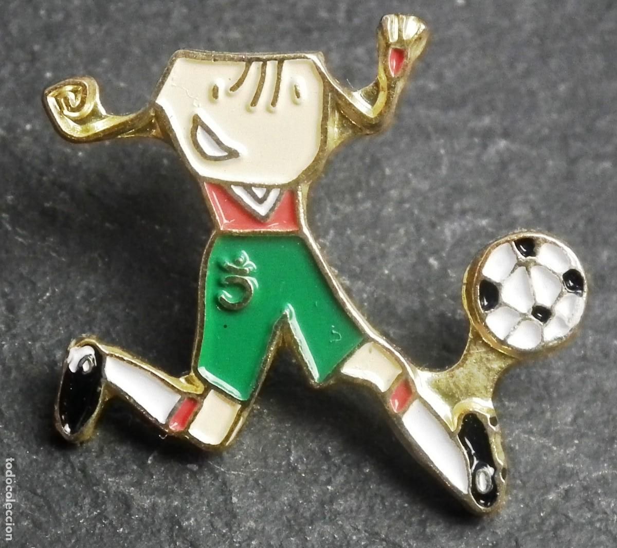 Coleccionismo deportivo: PIN DE PETRA F&Uacute;TBOL - MASCOTA DE LOS JUEGOS PARAL&Iacute;MPICOS JJ.PP DE BARCELONA 92 (OLYMPIC GAMES)