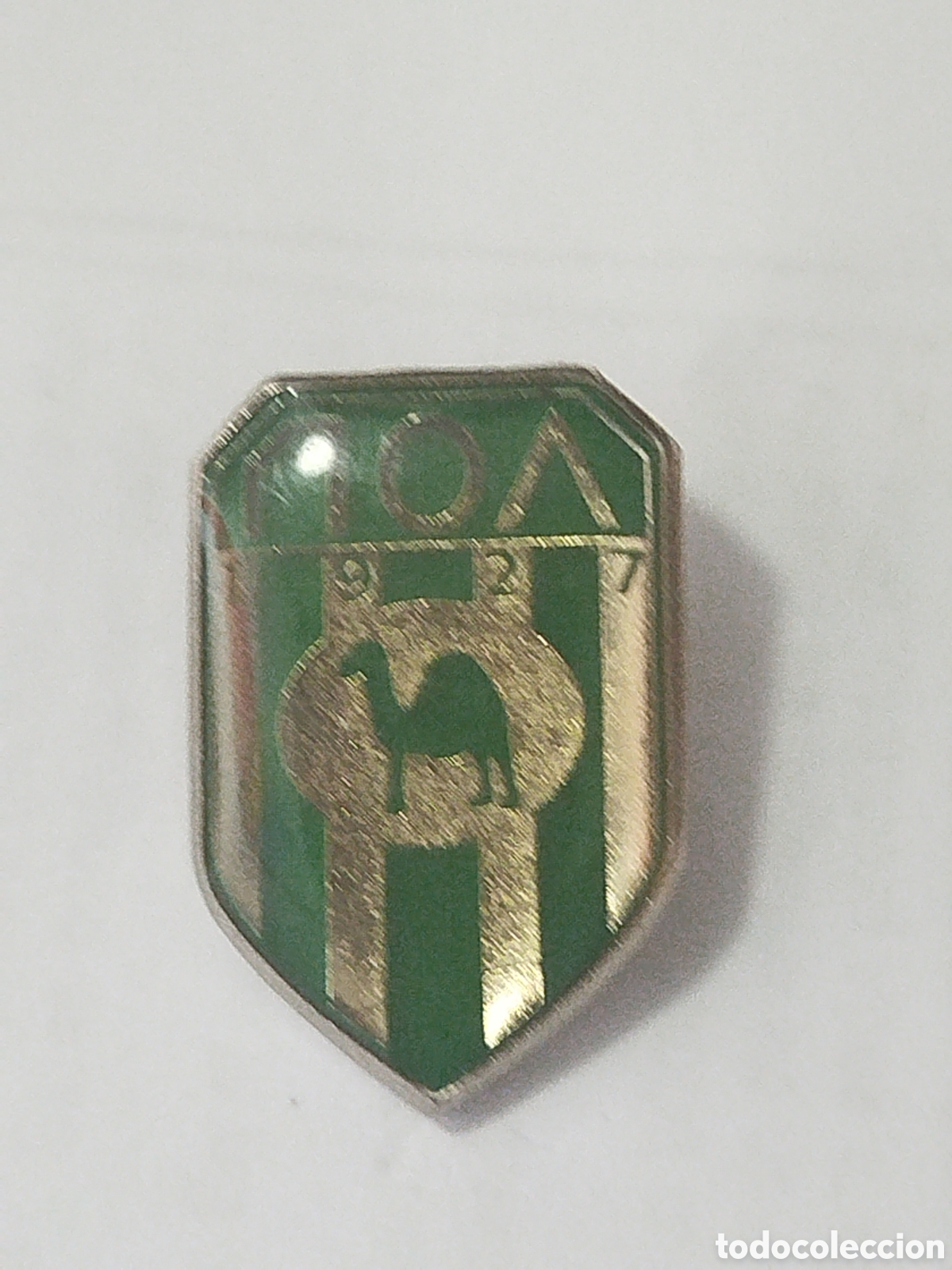 Coleccionismo deportivo: INSIGNIA DE FUTBOL PEZOPORIKOS.LARNACA FC CHIPRE