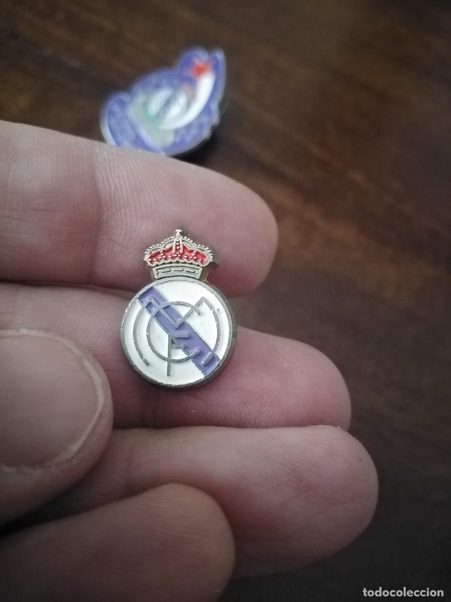 Coleccionismo deportivo: 3 pins del Real Madrid. - Foto 3