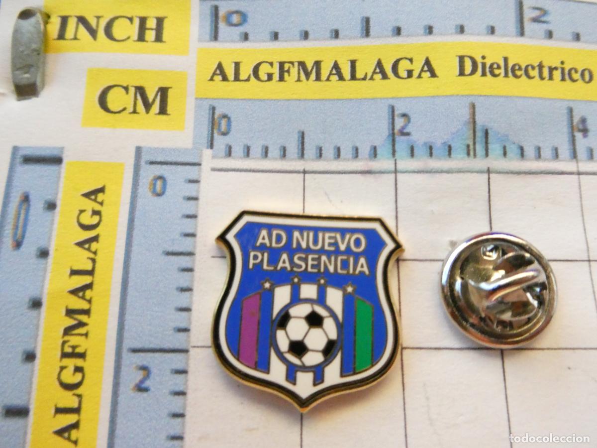 Collezionismo sportivo: PIN DE DEPORTES. F&Uacute;TBOL. ASOCIACI&Oacute;N DEPORTIVA NUEVO PLASENCIA C&Aacute;CERES. ESCUDO DEL EQUIPO
