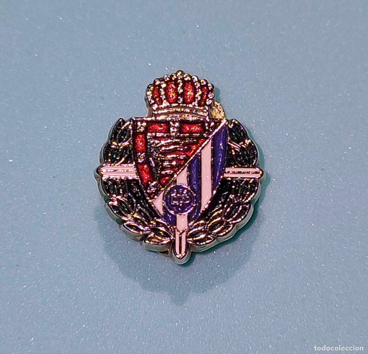 Collezionismo sportivo: ANTIGUA INSIGNIA SOLAPA / PIN DE OJAL EQUIPO F&Uacute;TBOL REAL VALLADOLID - A&Ntilde;OS 60 / 70 -