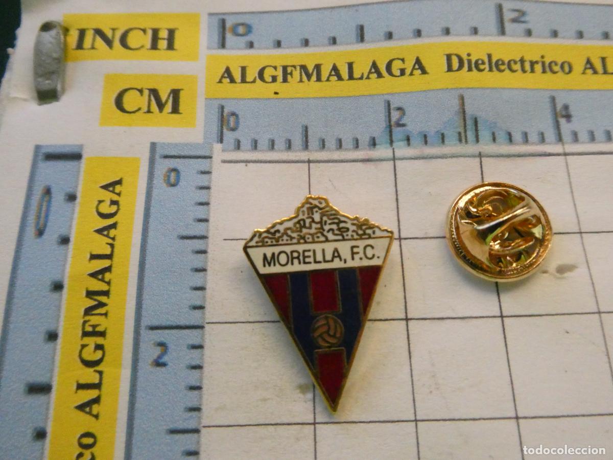 Collezionismo sportivo: PIN DE DEPORTES. F&Uacute;TBOL. FC MORELLA CASTELL&Oacute;N. ESCUDO EQUIPO