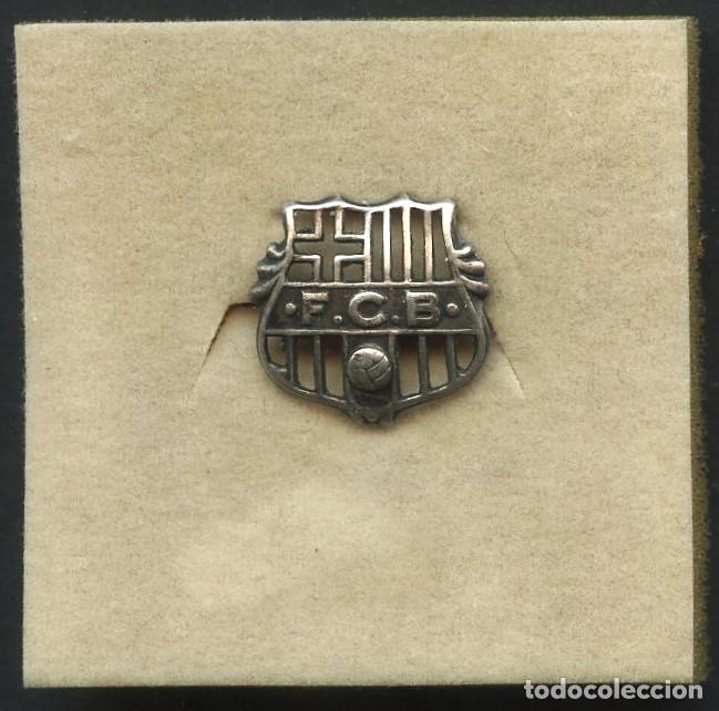 Colecionismo desportivo: F&Uacute;TBOL, INSIGNIA DE PLATA, F&Uacute;TBOL CLUB BARCELONA, 25 ANYS DE SOCI, TIPO II