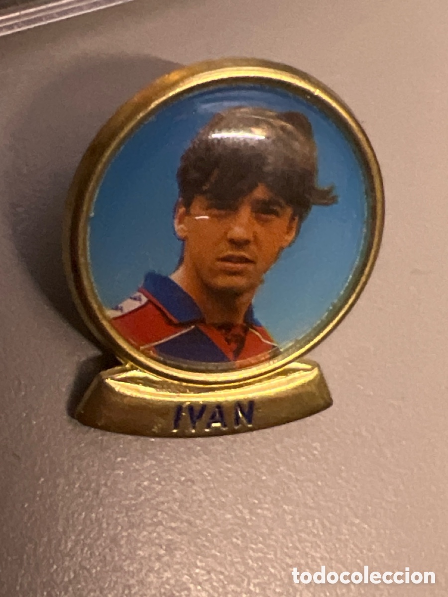Collezionismo sportivo: T4/X29/63. PINS - PIN JUGADOR F.C. BARCELONA IVAN