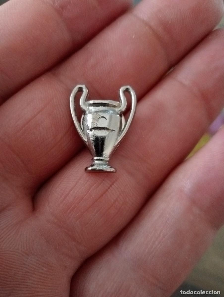 Collezionismo sportivo: PINS F&Uacute;TBOL COPA DE EUROPA , INSIGNIA CAMPEON