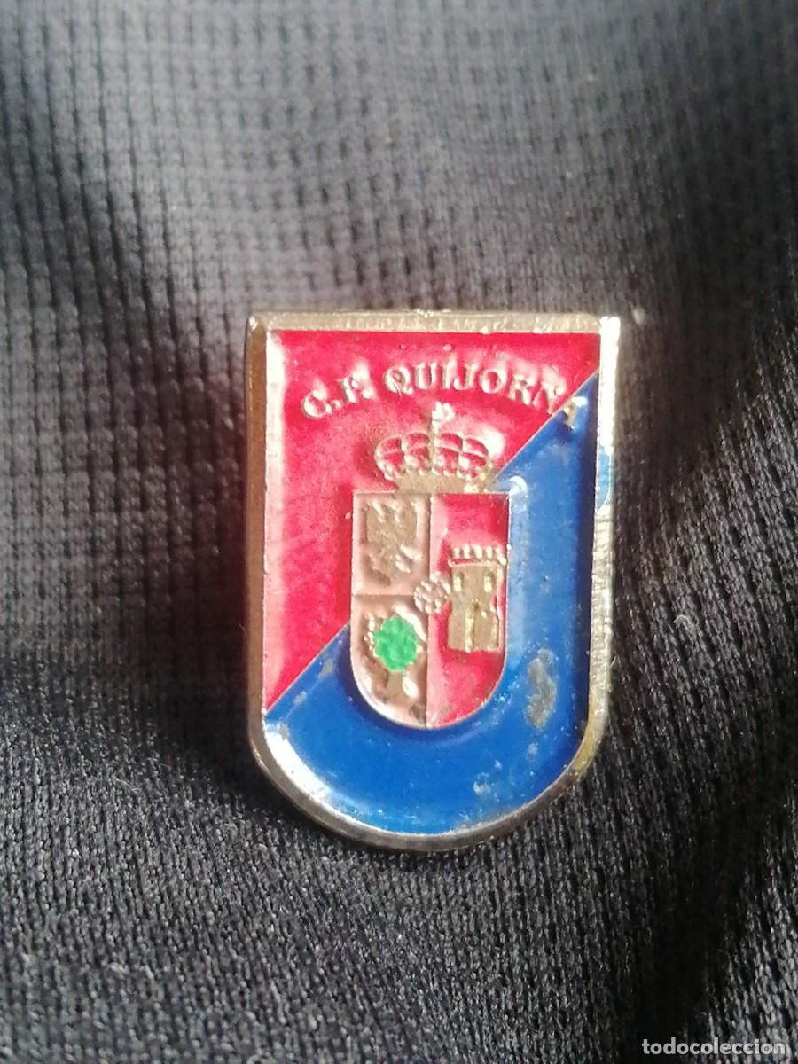 Collezionismo sportivo: Pin club f&uacute;tbol Quijorna