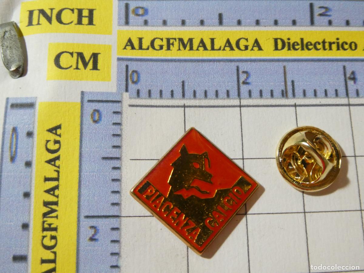 Collezionismo sportivo: PIN DE DEPORTES. F&Uacute;TBOL. PIACENZA CALCIO ITALIA. ESCUDO EQUIPO