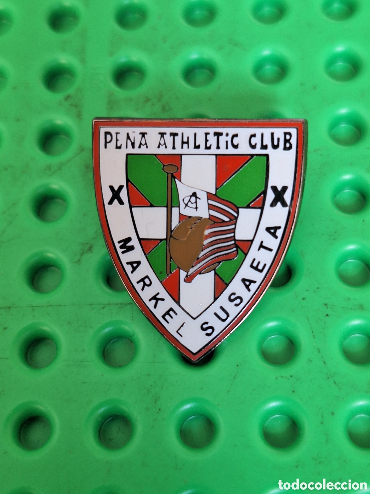 Coleccionismo deportivo: Pin Pe&ntilde;a Athletic de Markel Susaeta