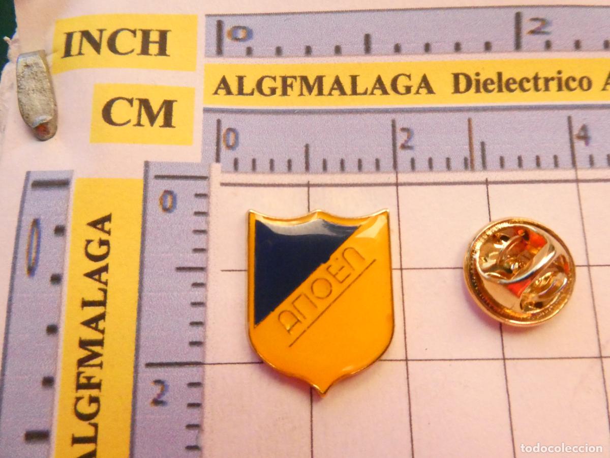 Coleccionismo deportivo: PIN DE DEPORTES. F&Uacute;TBOL. APOEL HAPOEL NICOSIA CHIPRE. ESCUDO EQUIPO