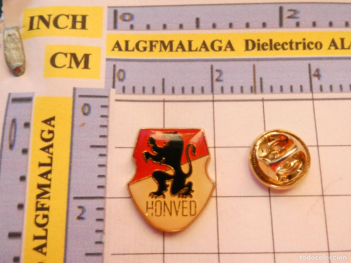 Sammelleidenschaft Sport: PIN DE DEPORTES. F&Uacute;TBOL. HONVED HOLANDA. ESCUDO EQUIPO