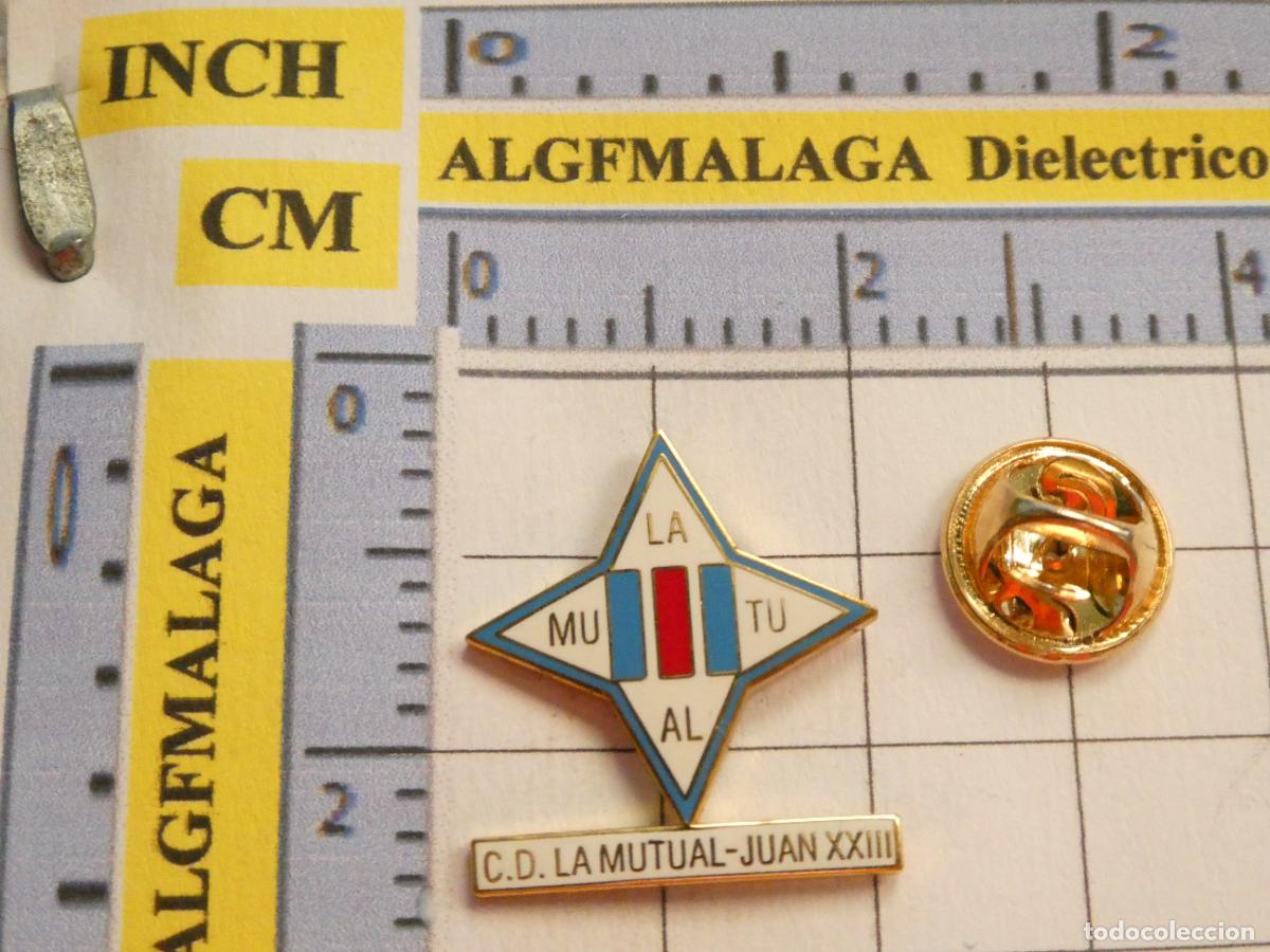 Collezionismo sportivo: PIN DE F&Uacute;TBOL. CD LA MUTUAL JUAN XXIII MADRID. ESCUDO DEL EQUIPO.