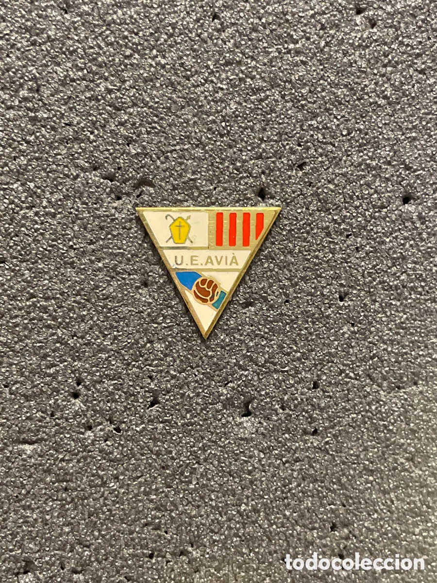 Coleccionismo deportivo: Pin U.E. AVIA - Avia (Barcelona) - Foto 1