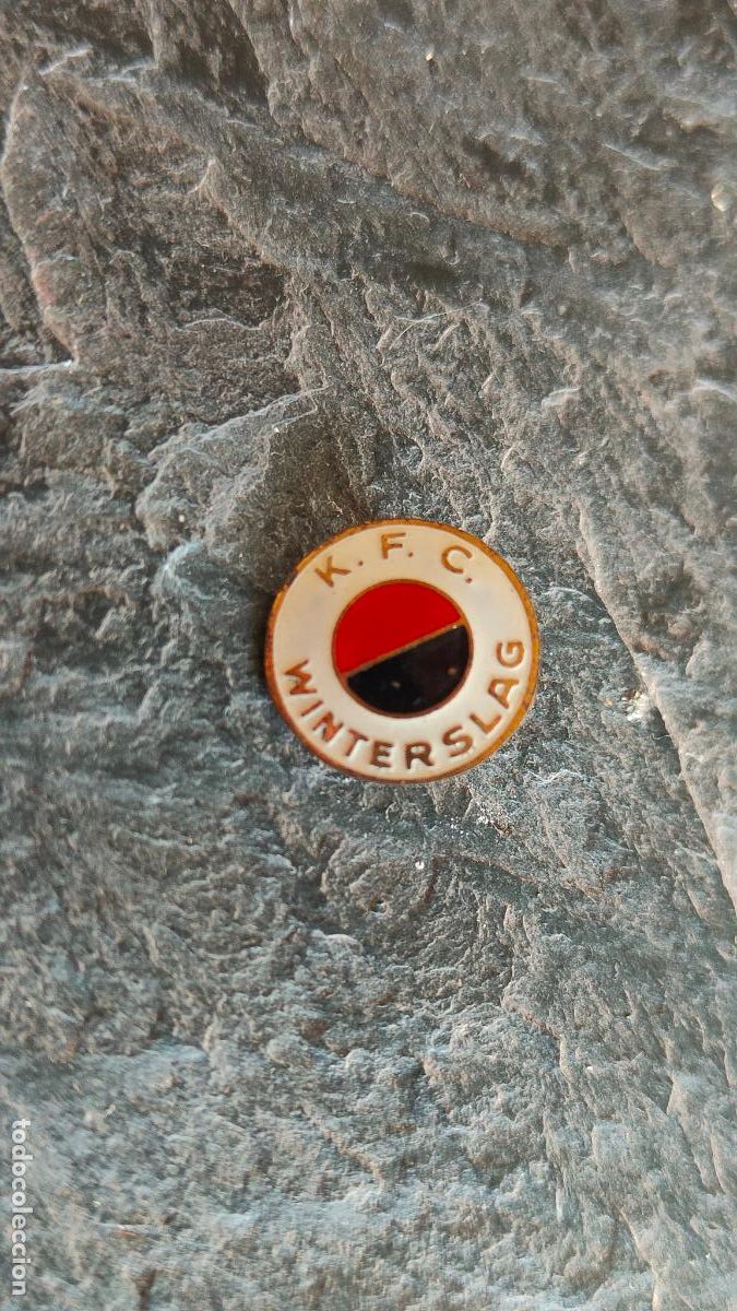Sammelleidenschaft Sport: Pin antiguo equipo futbol B&eacute;lgica kfc winterslag (insignia antigua de imperdible club desaparecido )