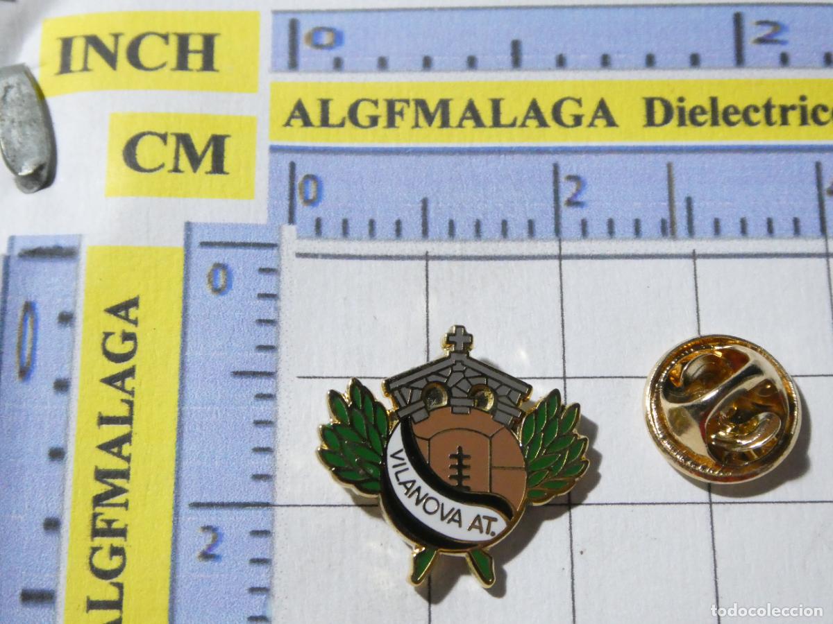 Sammelleidenschaft Sport: PIN DE DEPORTES. F&Uacute;TBOL. VILANOVA ATL&Eacute;TICO VILANOVA AROUSA PONTEVEDRA. ESCUDO EQUIPO