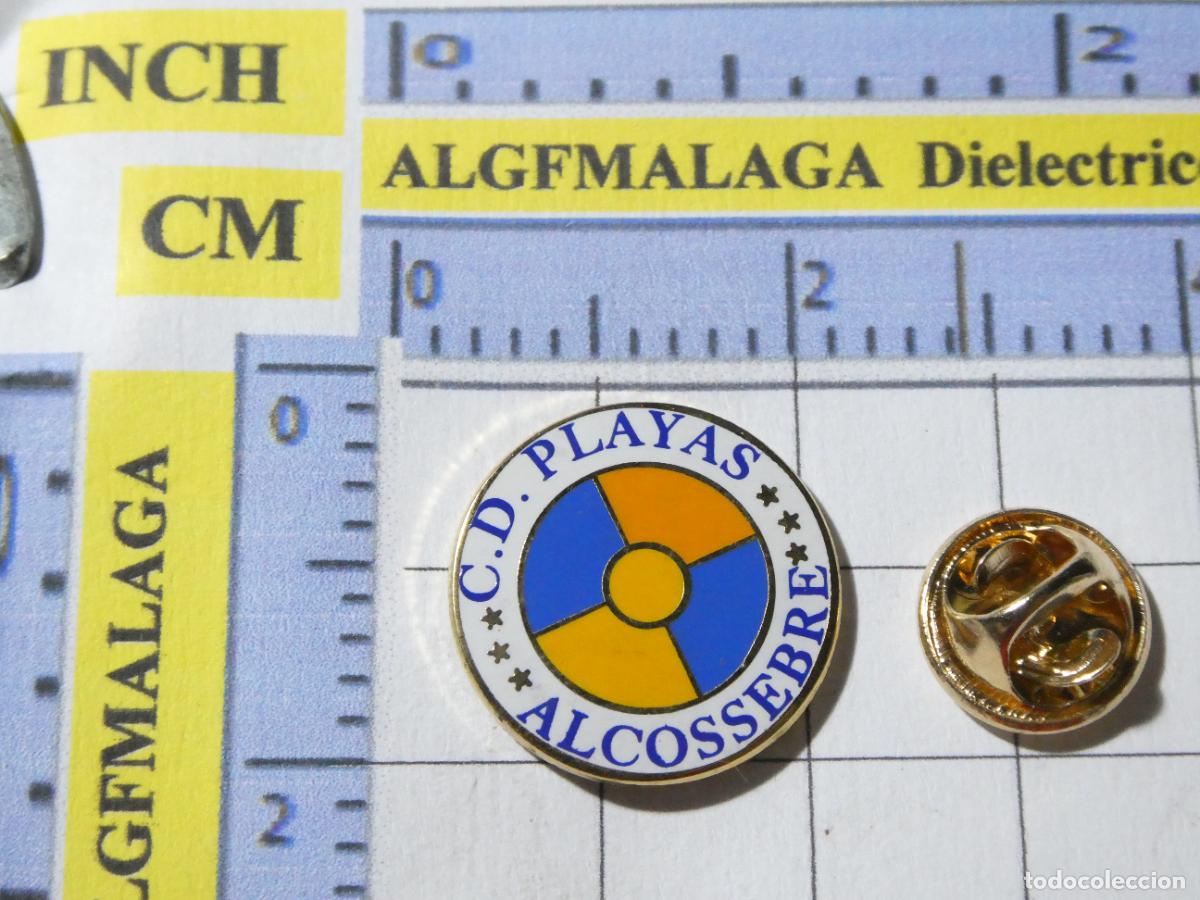 Coleccionismo deportivo: PIN DE DEPORTES. F&Uacute;TBOL. CD PLAYAS DE ALCOSSEBRE CASTELL&Oacute;N. ESCUDO EQUIPO