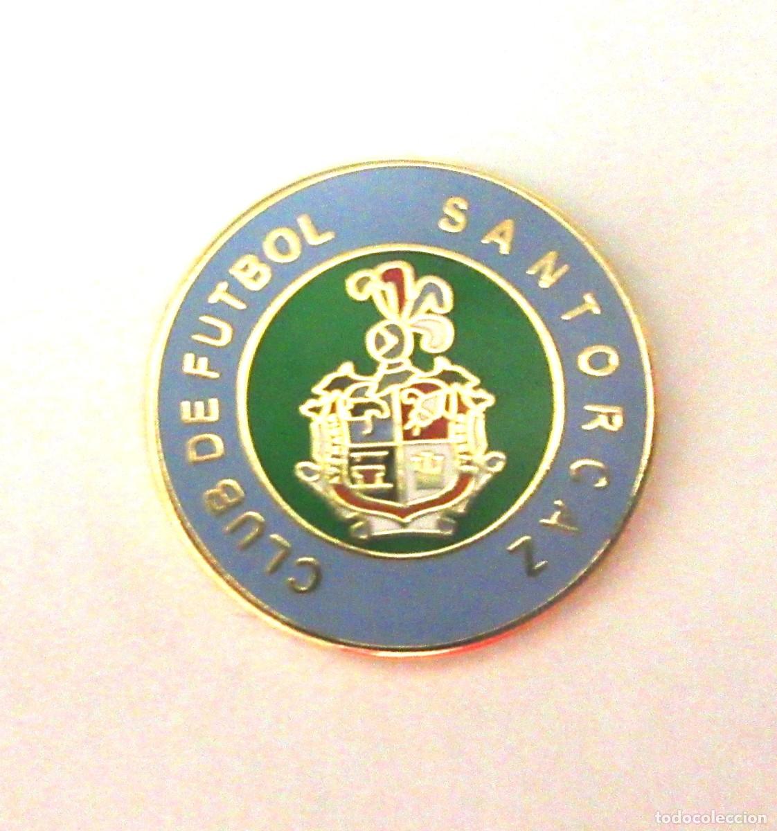 Sammelleidenschaft Sport: Antiguo pin's del Club de futbol Santorcaz