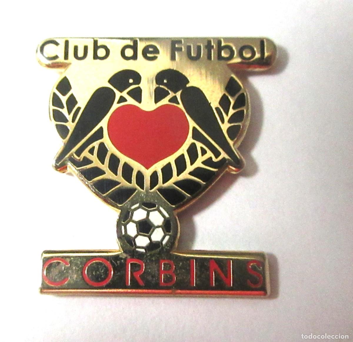 Sammelleidenschaft Sport: Antiguo pin's del Club de futbol Corbins
