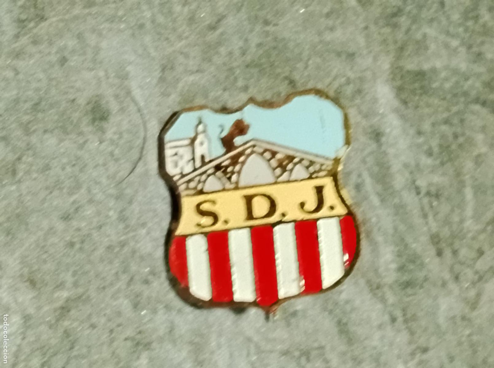 Collezionismo sportivo: Pin escudo equipo futbol sdj sociedad deportiva juvenil ponteareas insignia imperdible club galicia