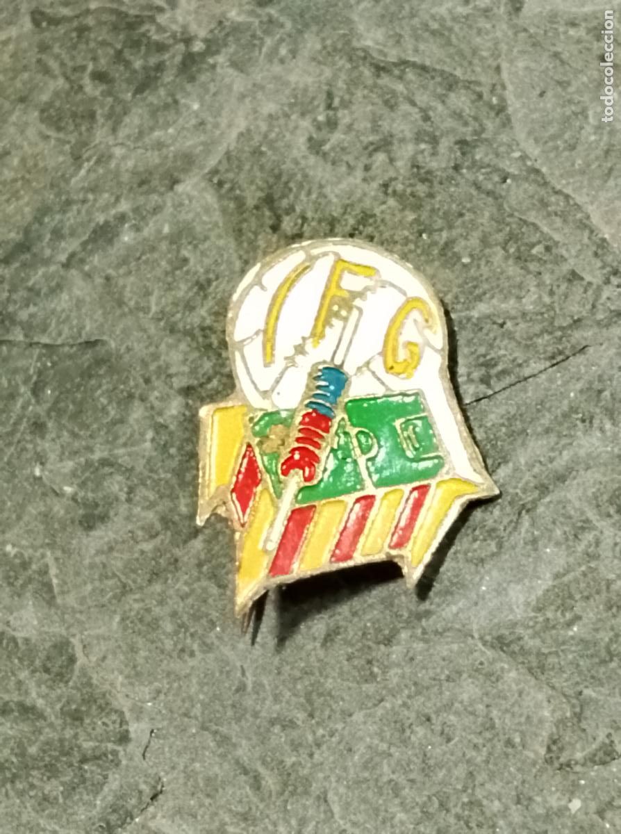 Collezionismo sportivo: Pin escudo equipo futbol cfg a identificar insignia antigua de imperdible