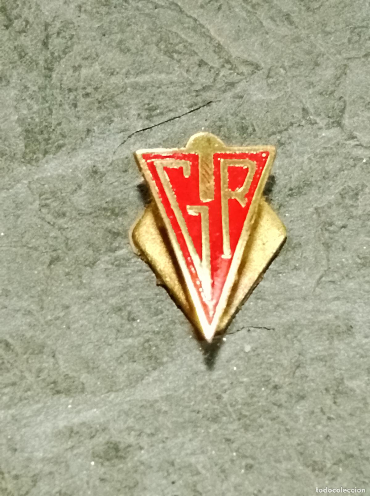 Collezionismo sportivo: Pin antiguo escudo equipo futbol creo racing industrial Gij&oacute;n(insignia antigua ojal )