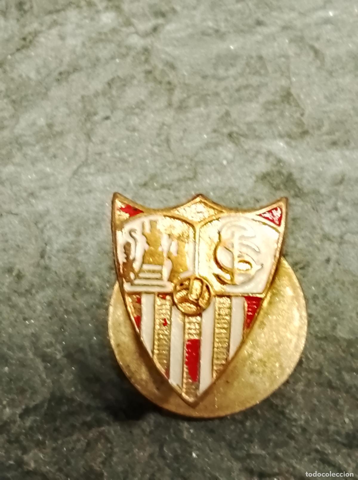 Collectionnisme sportif: Pin antiguo escudo equipo espa&ntilde;ol Sevilla club futbol Insignia antigua ojal bot&oacute;n
