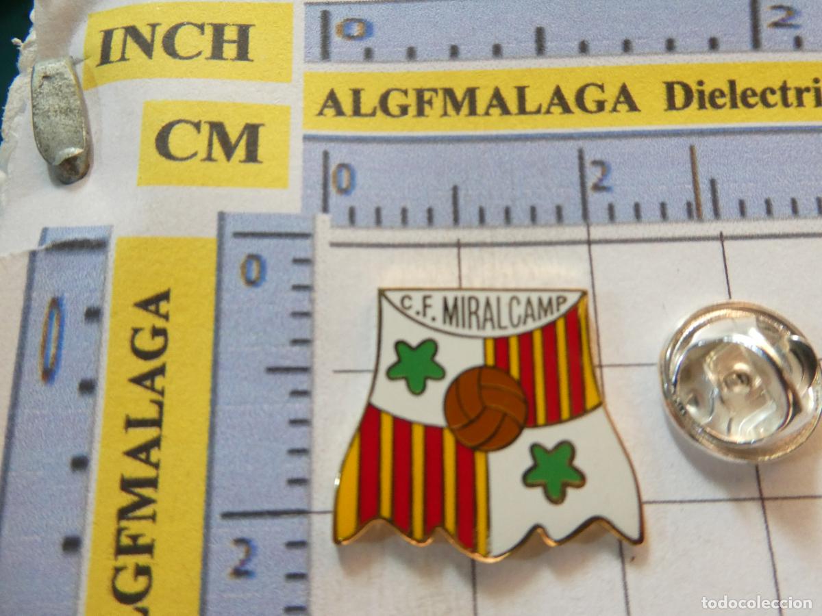 Sammelleidenschaft Sport: PIN DE F&Uacute;TBOL. CF MIRALCAMP L&Eacute;RIDA. ESCUDO EQUIPO