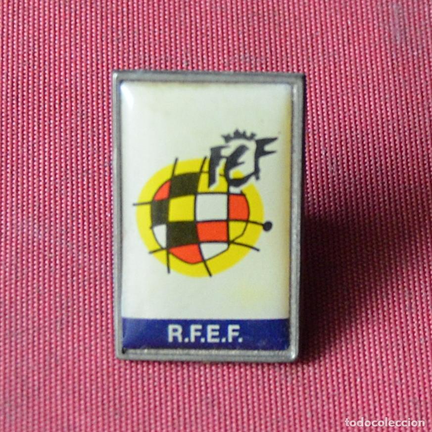 Sammelleidenschaft Sport: REAL FEDERACION ESPA&Ntilde;OLA DE FUTBOL - PIN DE FUTBOL - EUROCOPA 2000 - MARCA