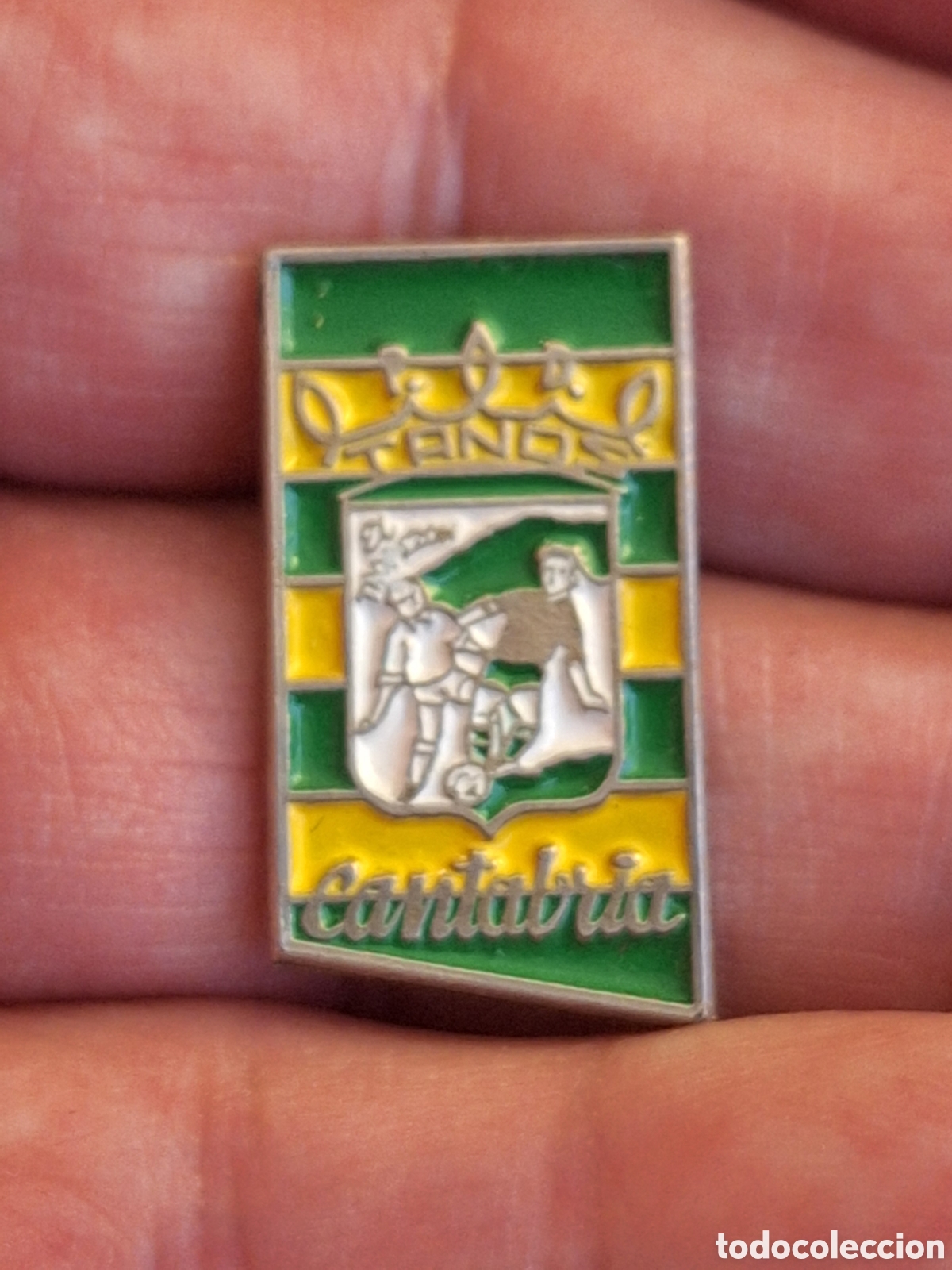 Sammelleidenschaft Sport: Pin f&uacute;tbol Tropez&oacute;n Cantabria