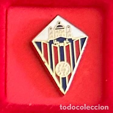 Collezionismo sportivo: Pin de Futbol del Club UD San Lorenzo - San lorenzo del Escorial Madrid