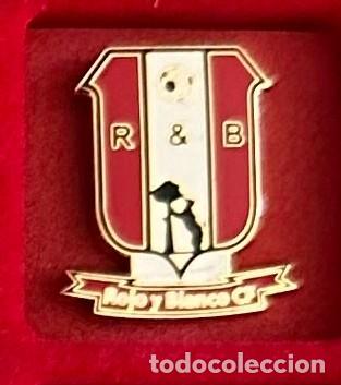 Collezionismo sportivo: Pin de Futbol del Club CF Rojo y Blanco Madrid