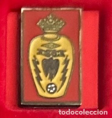 Sammelleidenschaft Sport: Pin de Futbol del Club FC Miches - Alcorcon Madrid
