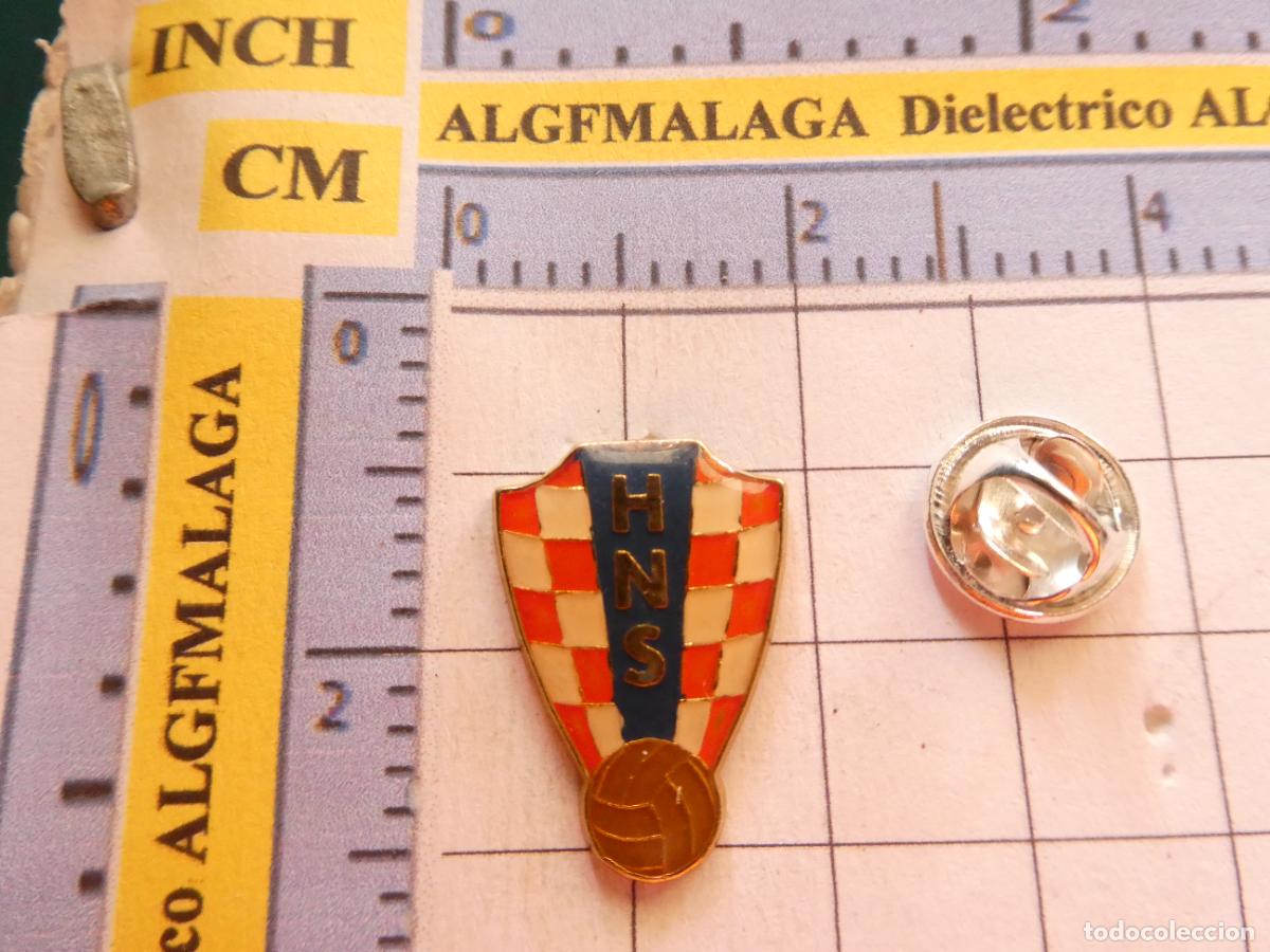 Collezionismo sportivo: PIN DE DEPORTES. F&Uacute;TBOL. SELECCI&Oacute;N CROATA FEDERACI&Oacute;N CROACIA. ESCUDO EQUIPO