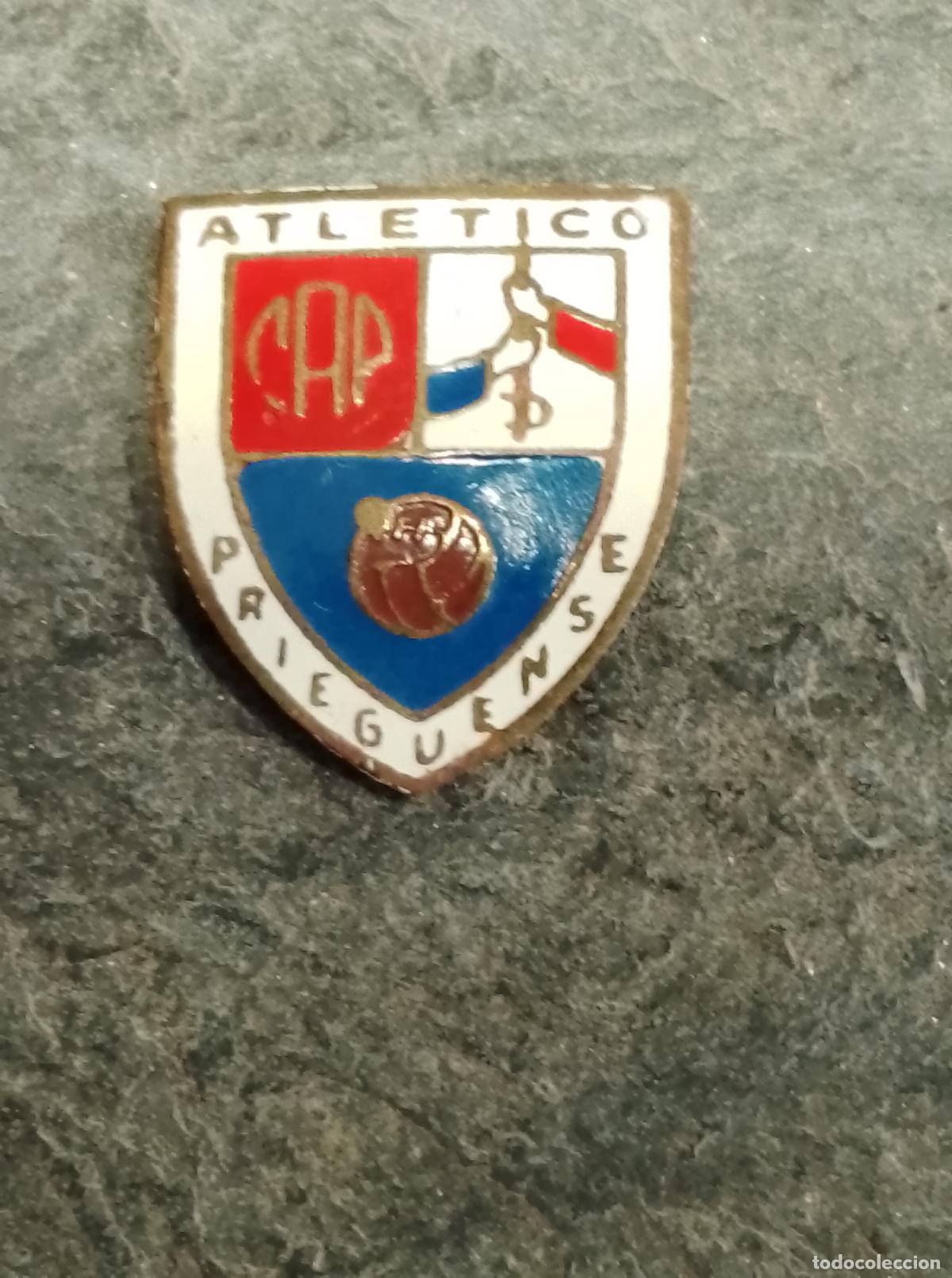 Collezionismo sportivo: Pin antiguo escudo equipo futbol club atletico prieguense (insignia c&oacute;rdoba federaci&oacute;n andaluza