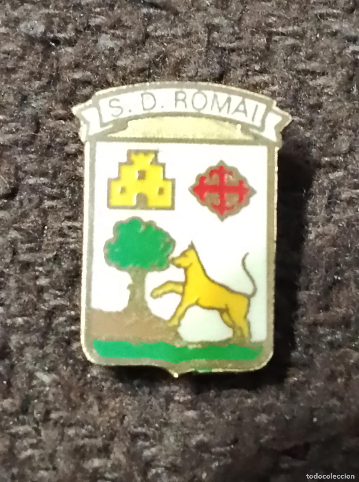 Collezionismo sportivo: Pin equipo futbol sociedad deportiva romai (insignia imperdible esmaltada a&ntilde;os 80 Pontevedra galicia