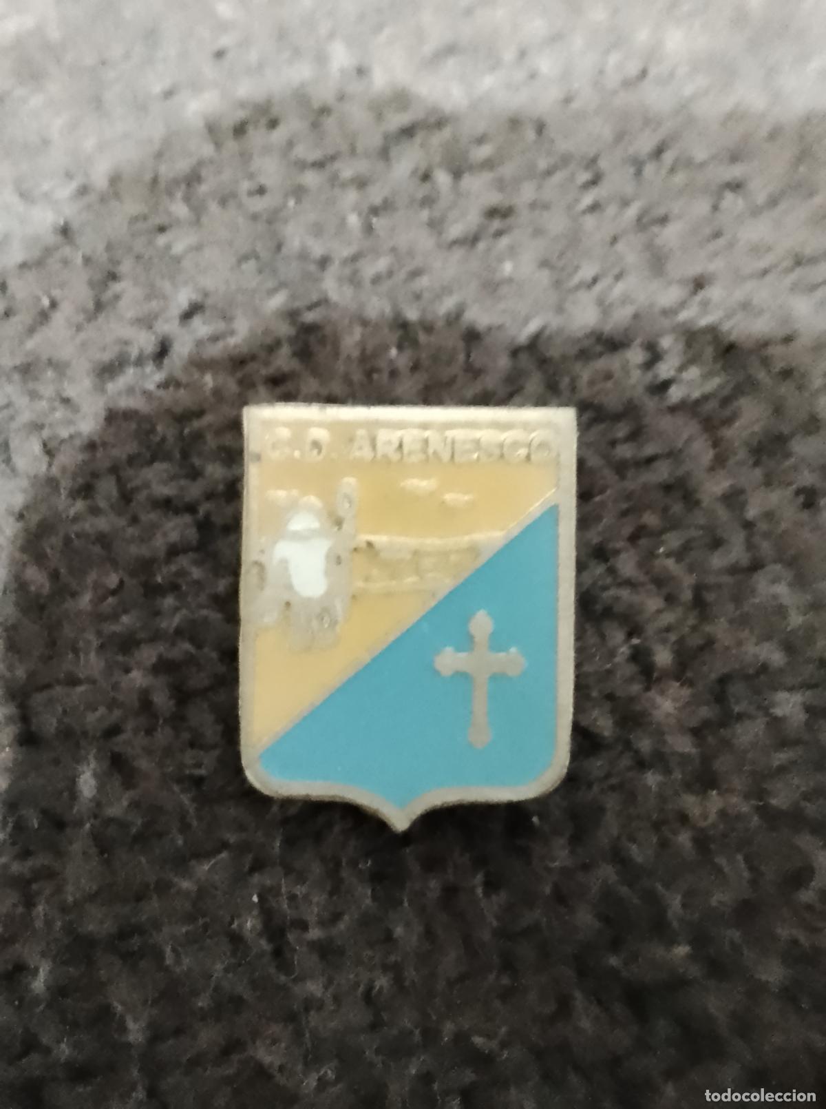 Collezionismo sportivo: Pin equipo futbol club deportivo arenesco(insignia imperdible esmaltada federaci&oacute;n asturias