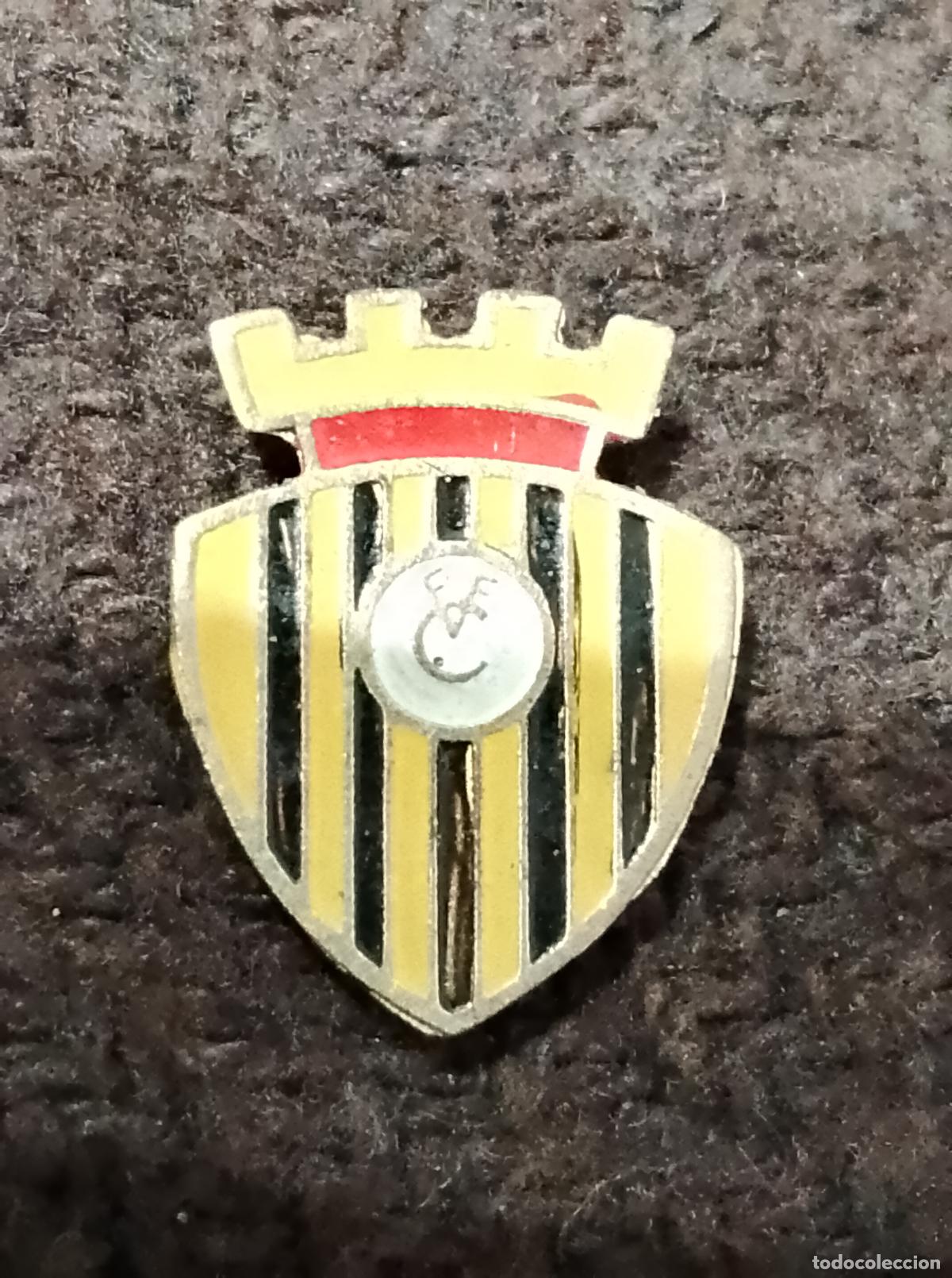 Collezionismo sportivo: Pin escudo equipo club futbol fortuna (insignia imperdible esmaltada pilona federaci&oacute;n asturias