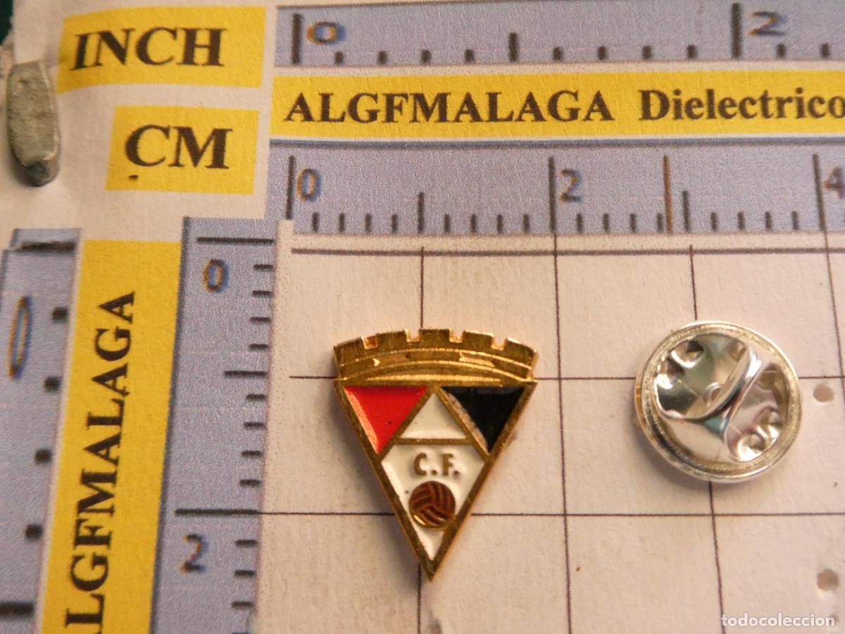 Collezionismo sportivo: PIN DE F&Uacute;TBOL. AYAMONTE CF HUELVA. ESCUDO EQUIPO