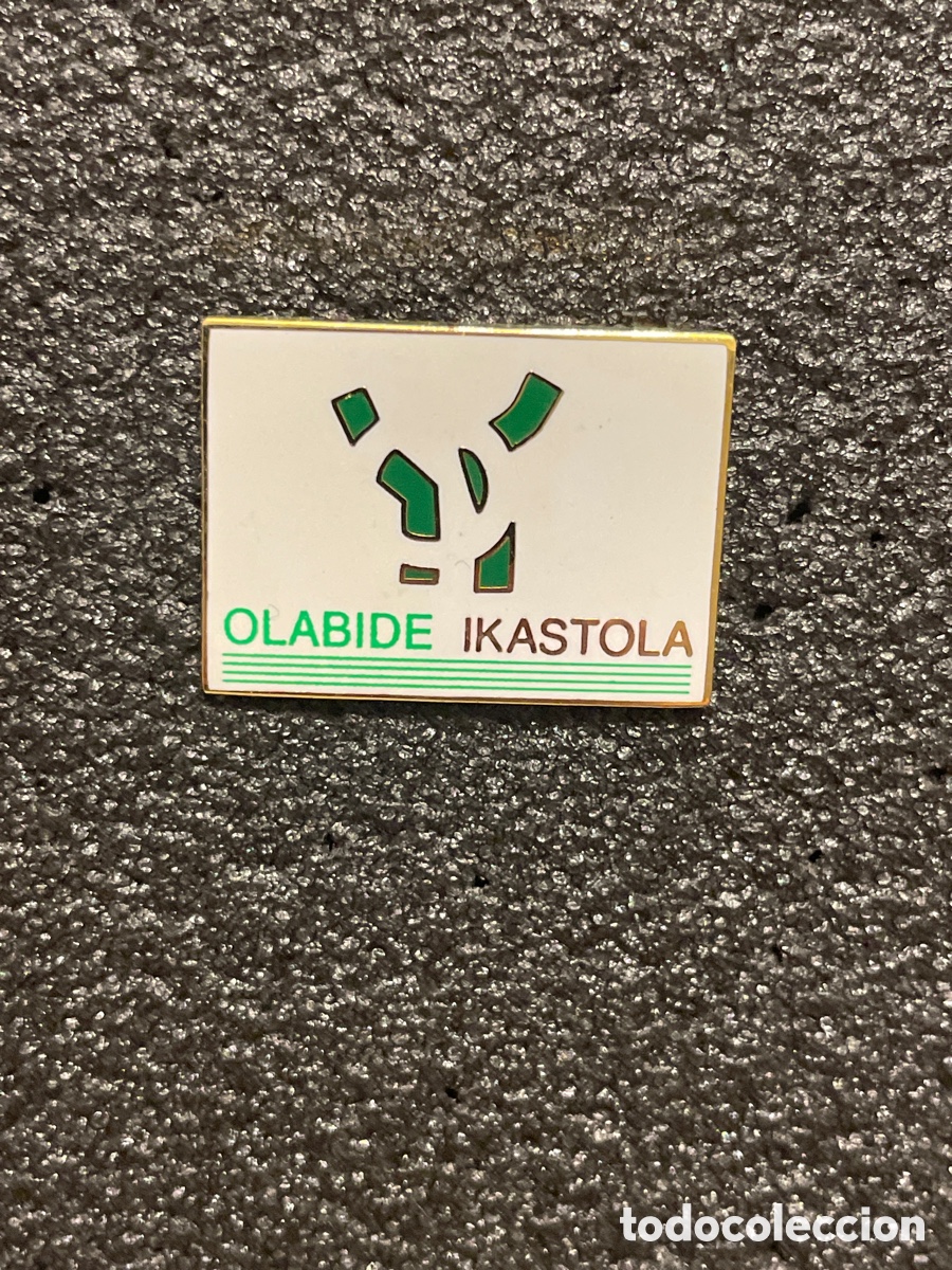 Collectionnisme sportif: Pin 58 OLABIDE IKASTOLA - Vitoria (Alava)