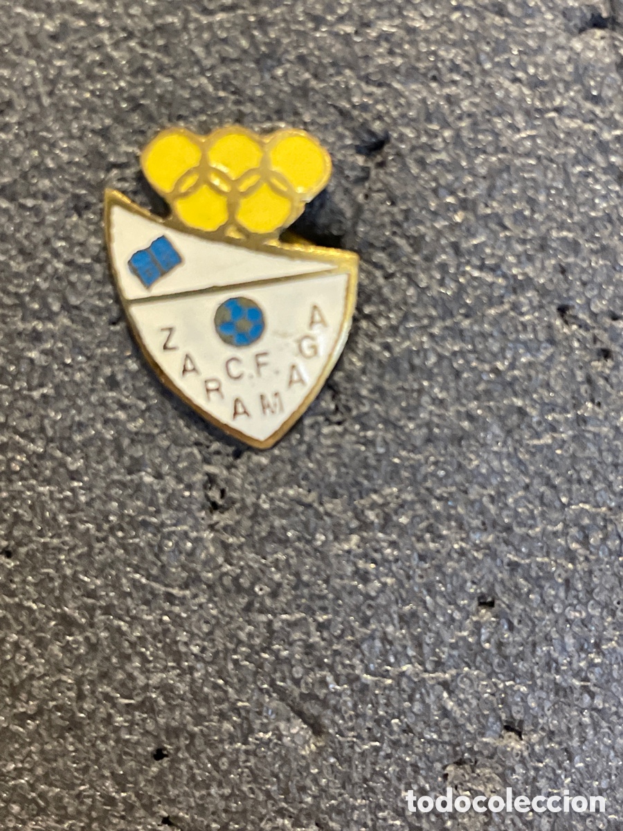 Collectionnisme sportif: Pin 81 C.F. ZARAMAGA - Vitoria